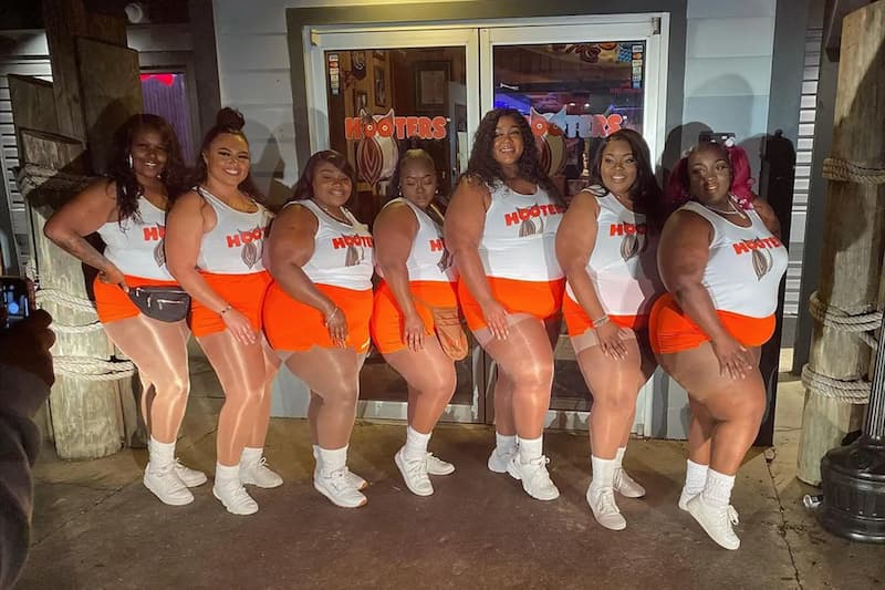 How Old Do You Have to Work at Hooters Is There An Age Limit for Hooters